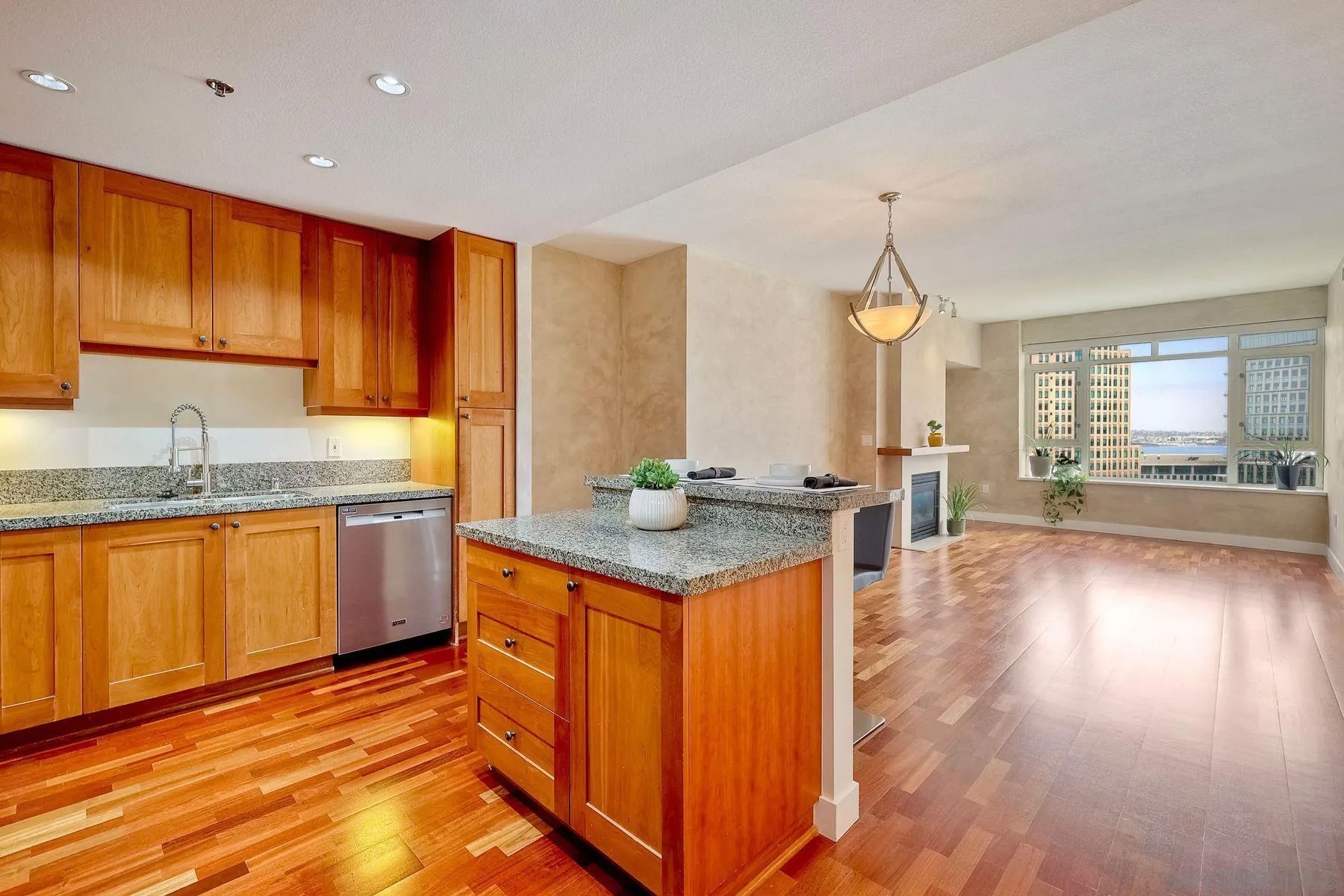 700 W Harbor Dr 1306