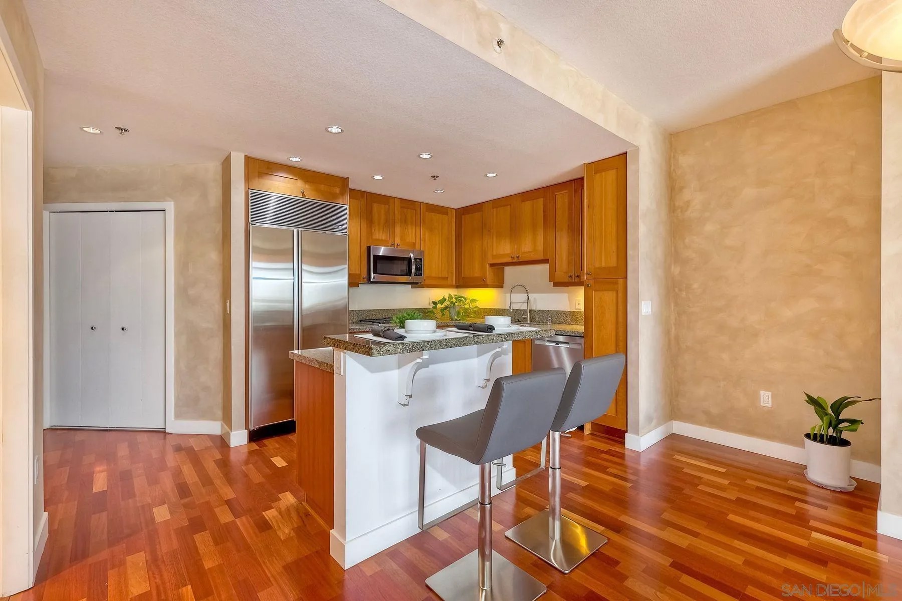 700 W Harbor Dr 1306