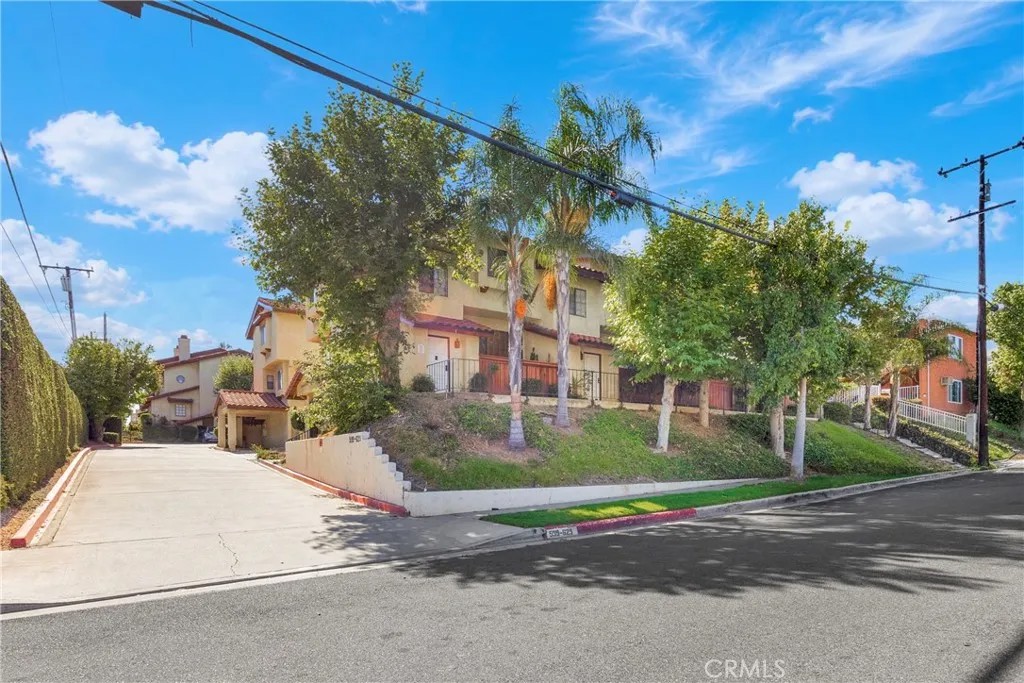 605 N Bedford