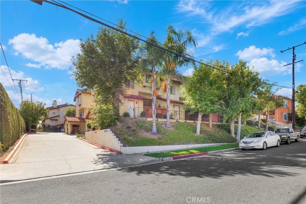 605 N Bedford