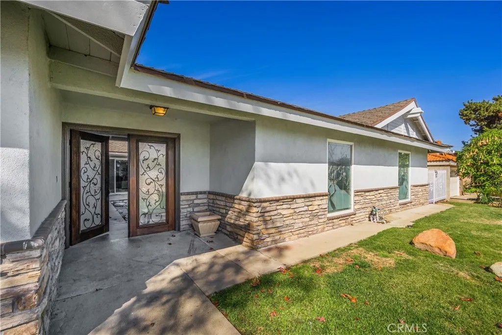 2233 Angelcrest Drive