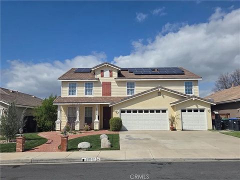 Photo of 29948 Sycamore Ridge, Murrieta, CA 92563 (MLS # SW26052768)