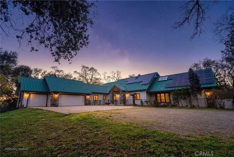 Photo of 123 Grand Oak Drive, Oroville, CA 95966 (MLS # SN26048390)