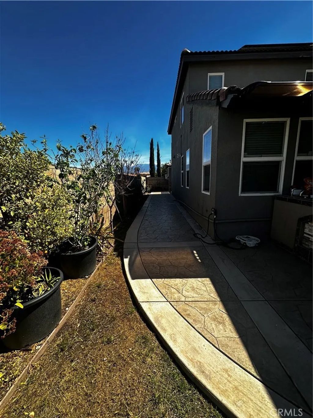 Photo of 428 Iriole Rd, San Jacinto, CA 92582 (MLS # IG26107194)