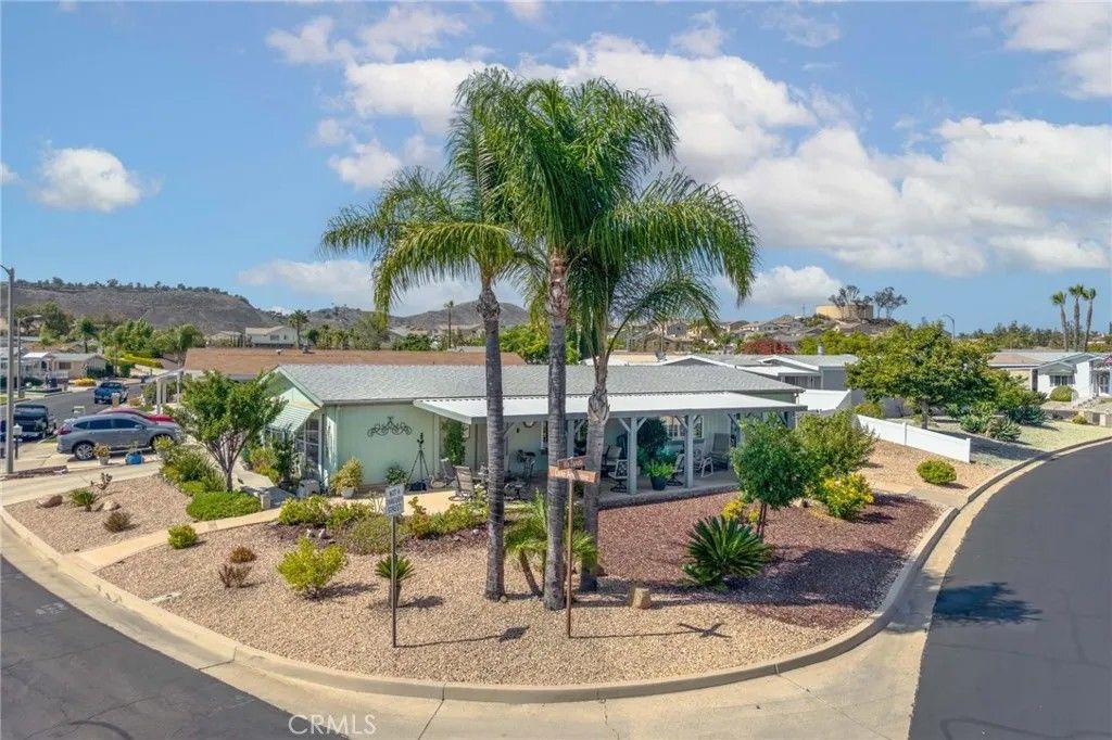 Photo of 38124 Calle Amigable, Murrieta, CA 92563 (MLS # SW25137776)