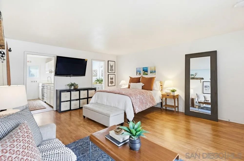4477 Mentone Street Unit 105