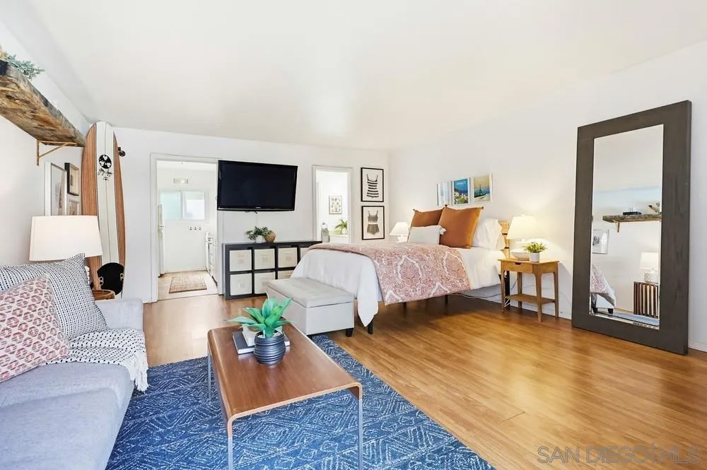 4477 Mentone Street Unit 105
