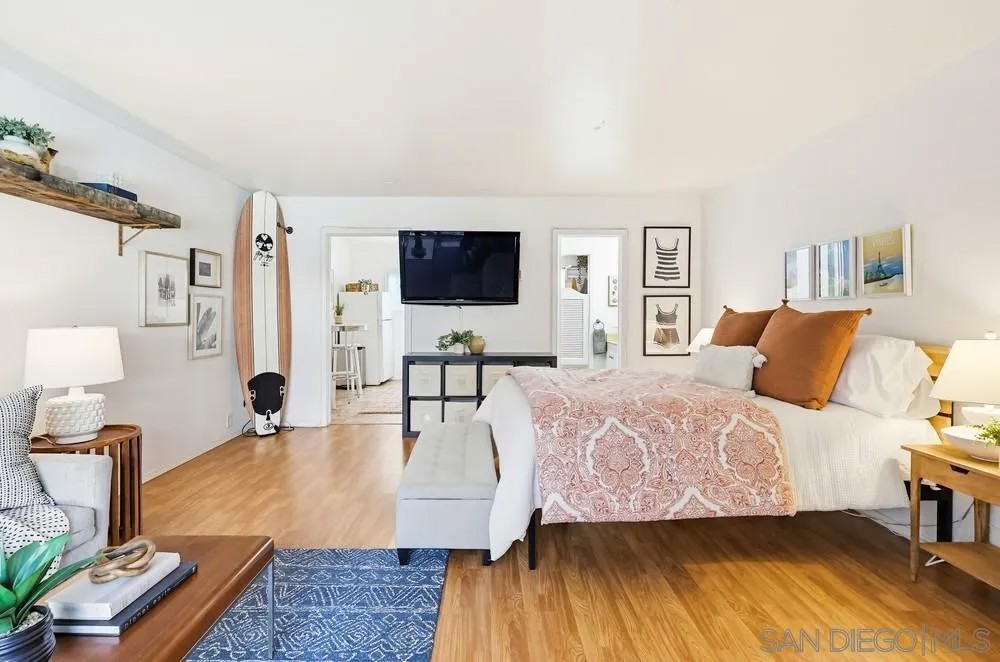 4477 Mentone Street Unit 105