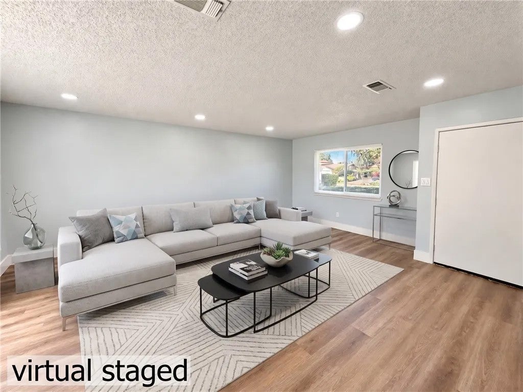 1565 Lark Street
