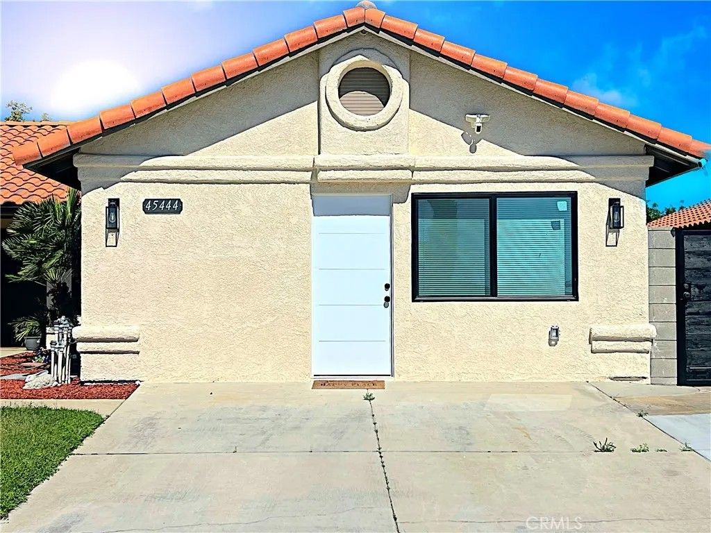 Photo of 45446 17th East Street, Lancaster, CA 93535 (MLS # SR26112066)