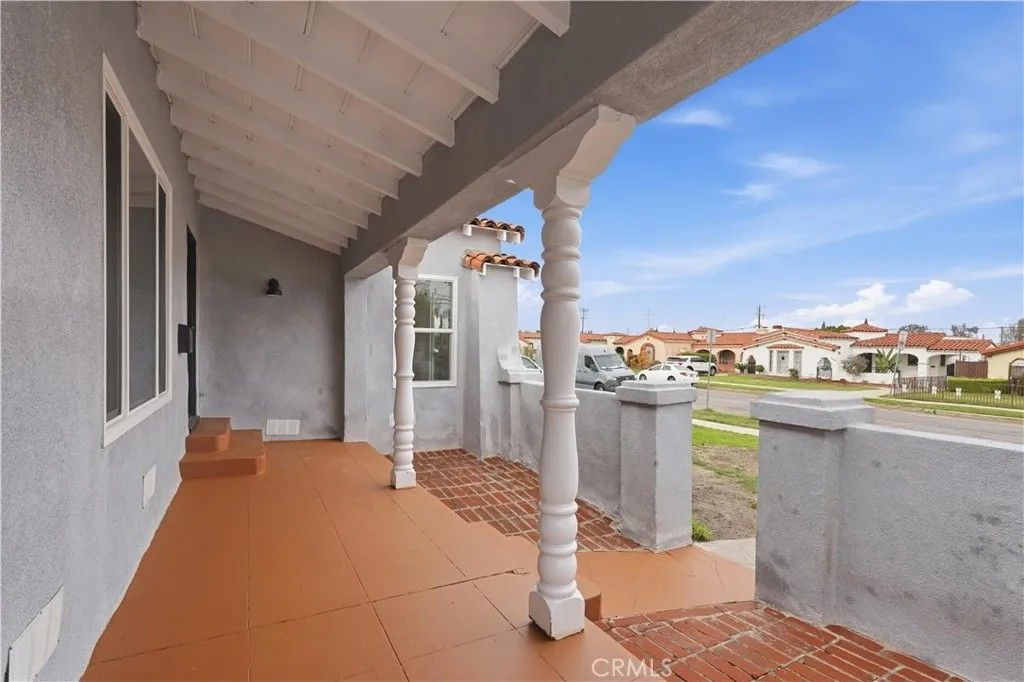 Photo of 3100 W 78th St, Los Angeles, CA 90043 (MLS # DW26016422)