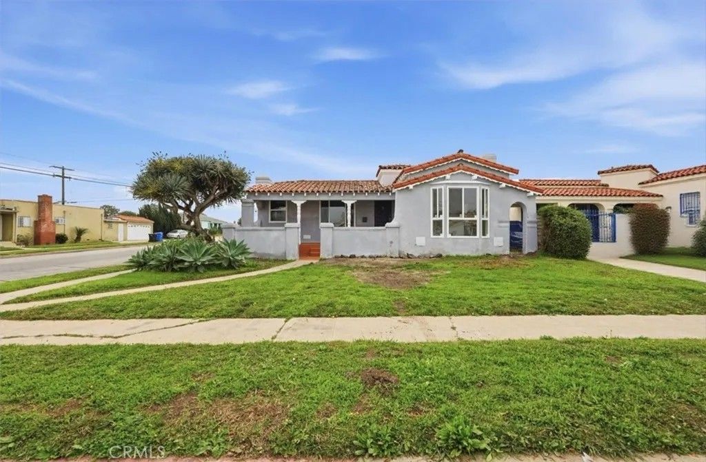 Photo of 3100 W 78th St, Los Angeles, CA 90043 (MLS # DW26016422)