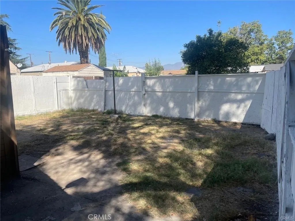 1064 Acacia Avenue