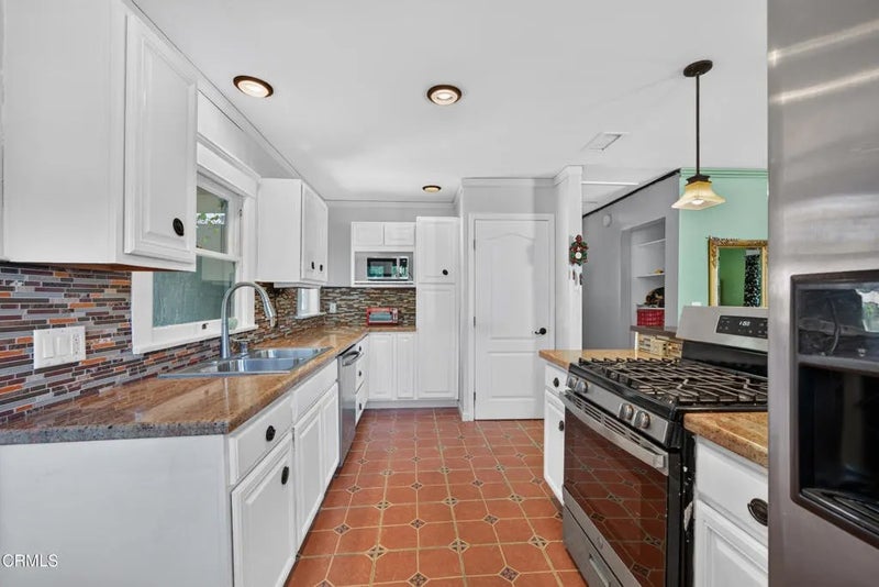 320 N Barbara Street