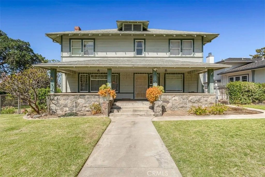 Photo of 425 N Canyon Blvd, Monrovia, CA 91016 (MLS # CV26094793)