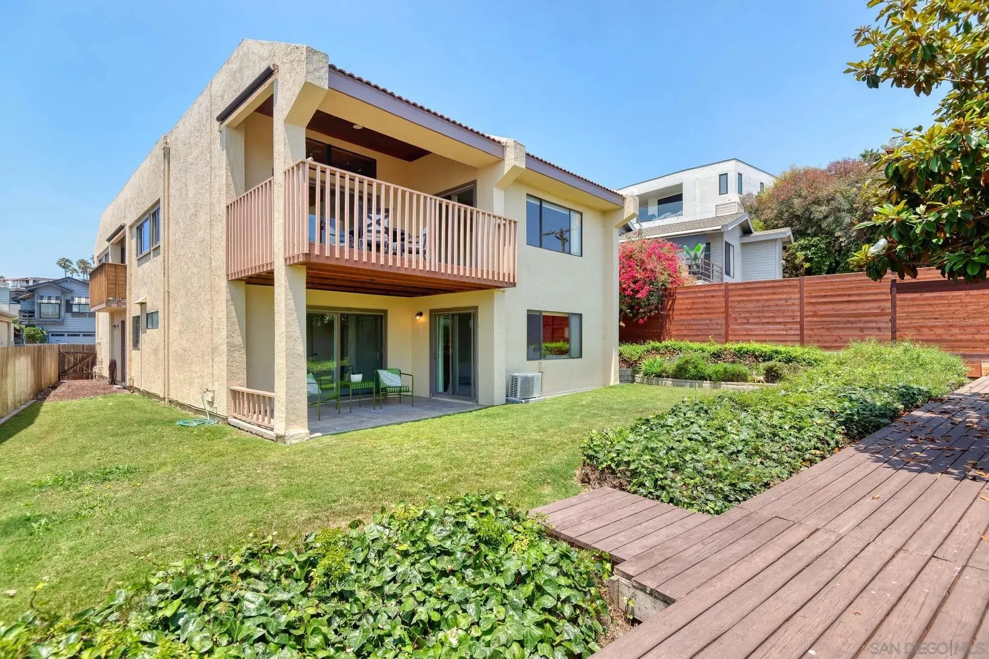 La Jolla, California 92037, United States, 3 Bedrooms Bedrooms, ,3 BathroomsBathrooms,Residential,Active,166702