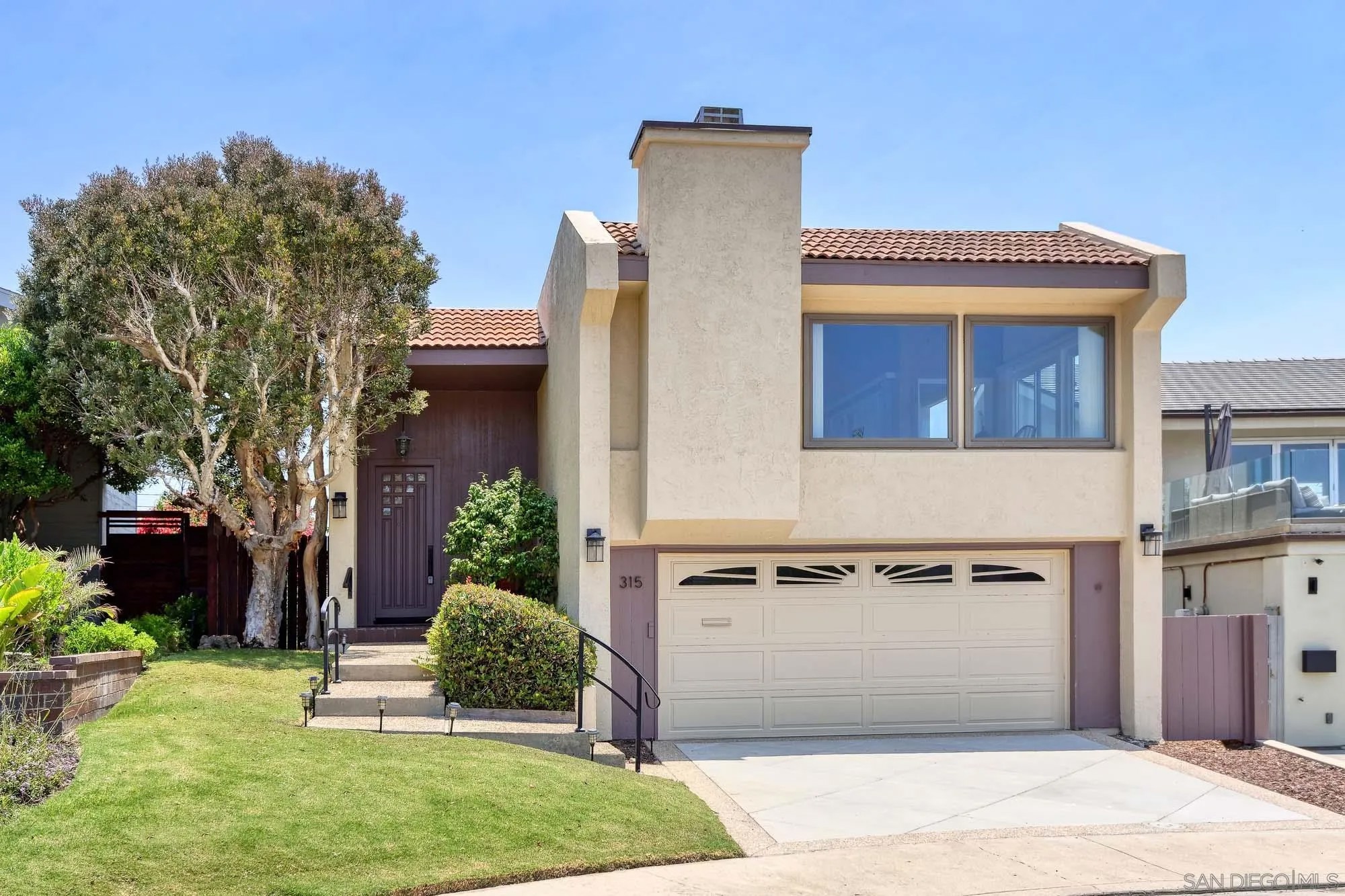 315 Colima Court