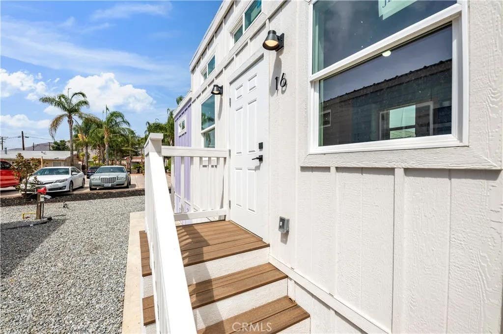 Photo of 501 S Mistletoe Ave #16, San Jacinto, CA 92582 (MLS # SW26038195)