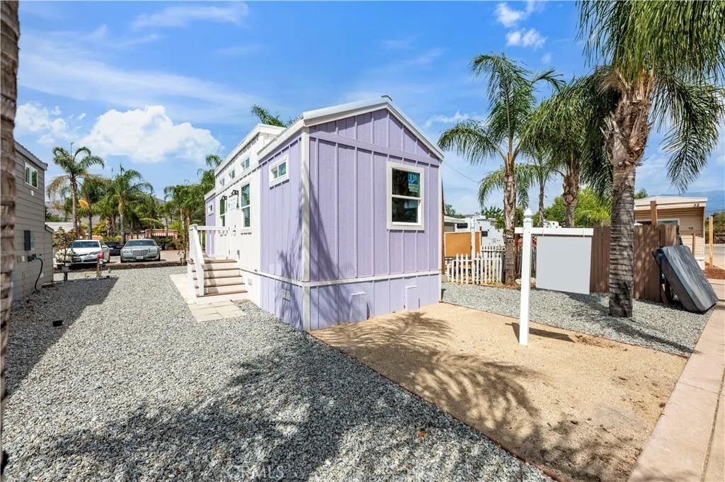 Photo of 501 S Mistletoe Ave #16, San Jacinto, CA 92582 (MLS # SW26038195)