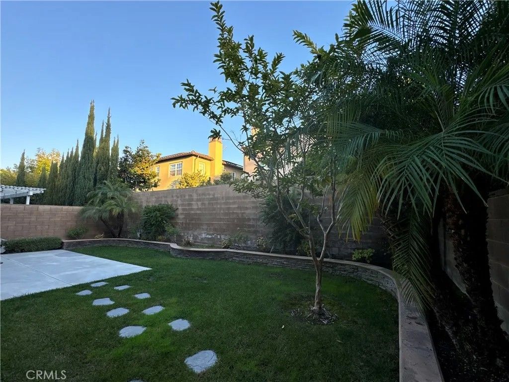 Photo of 10 Inglenook, Irvine, CA 92602 (MLS # OC25265462)