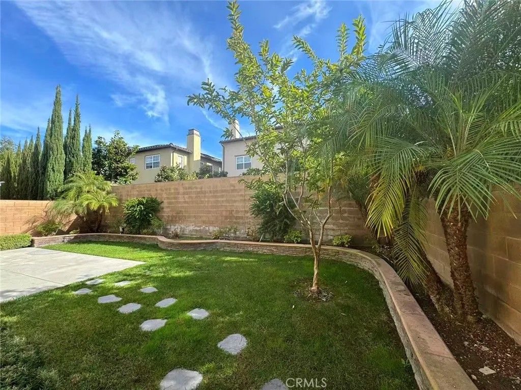 Photo of 10 Inglenook, Irvine, CA 92602 (MLS # OC25265462)