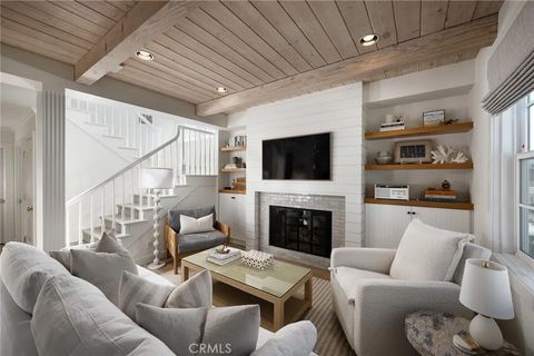 Photo of 416 Dahlia Ave #A2, Corona Del Mar, CA 92625 (MLS # OC26012577)