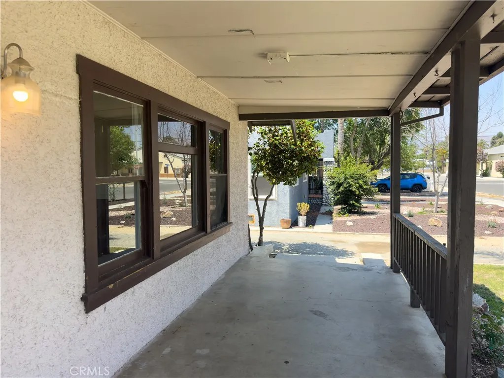 323 S Harvard