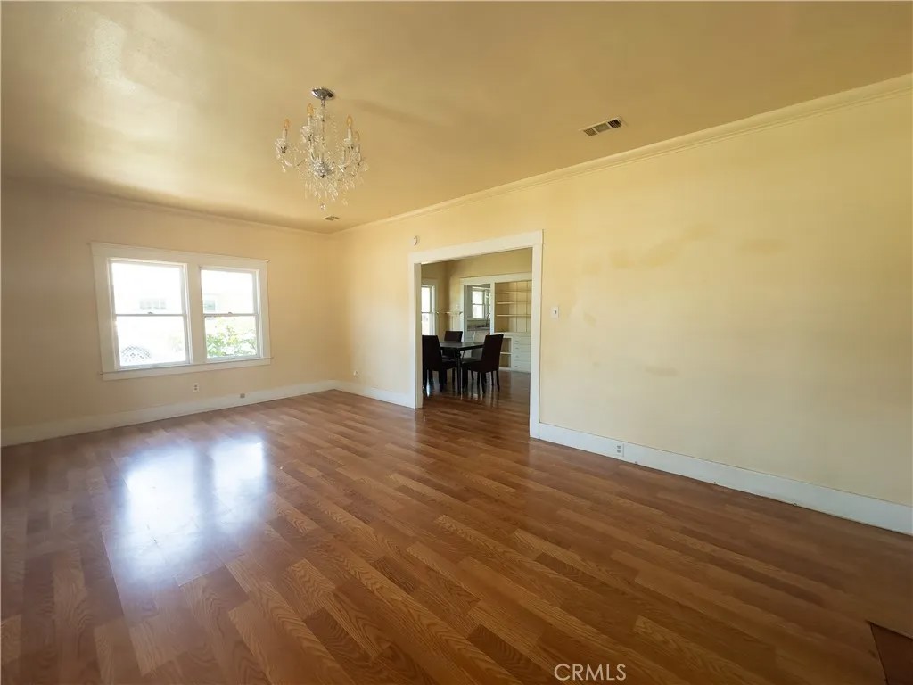 323 S Harvard