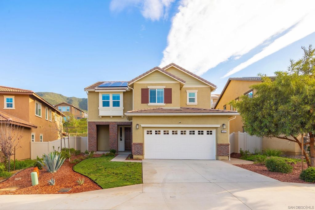 Photo of 35875 Esperia Way, Fallbrook, CA 92028 (MLS # 260005630)