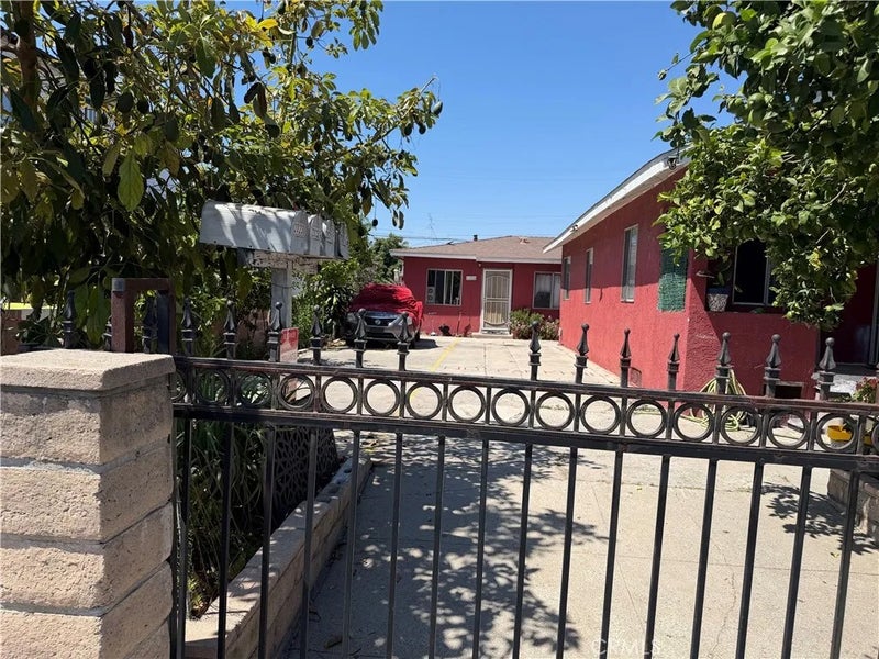 2023 E 76th