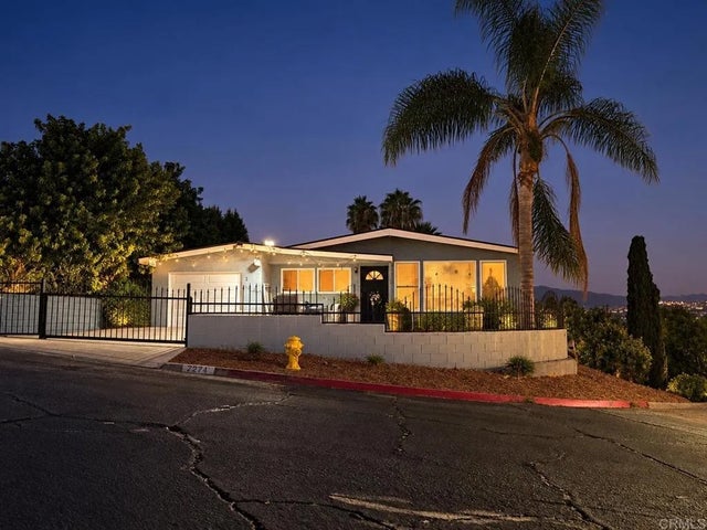 2573 Calle Aguadulce, San Diego