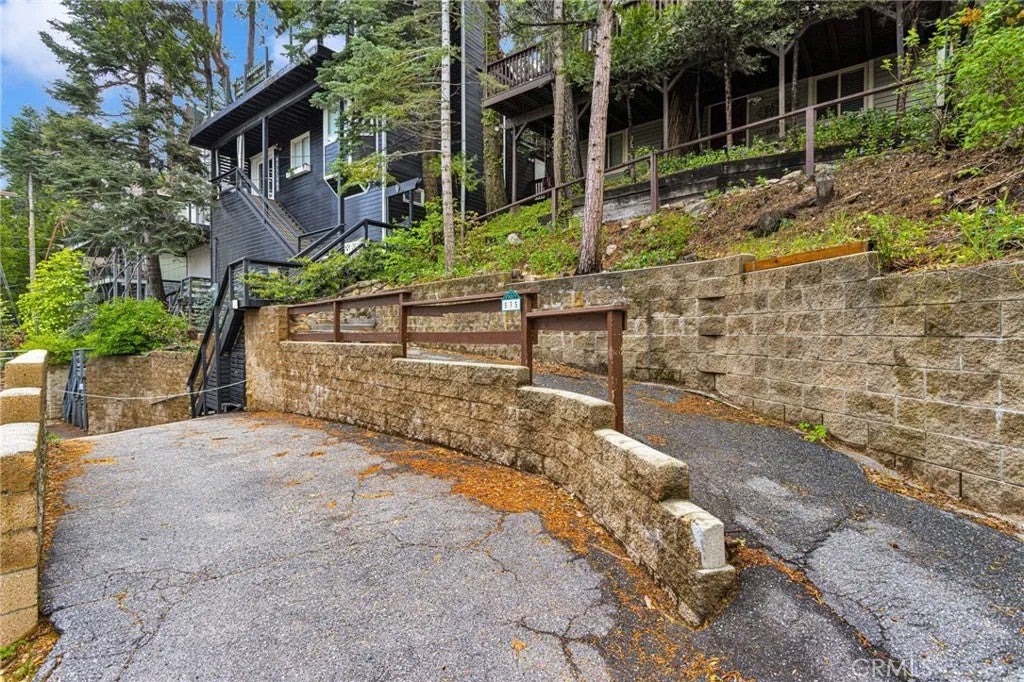 535 Sunderland Court