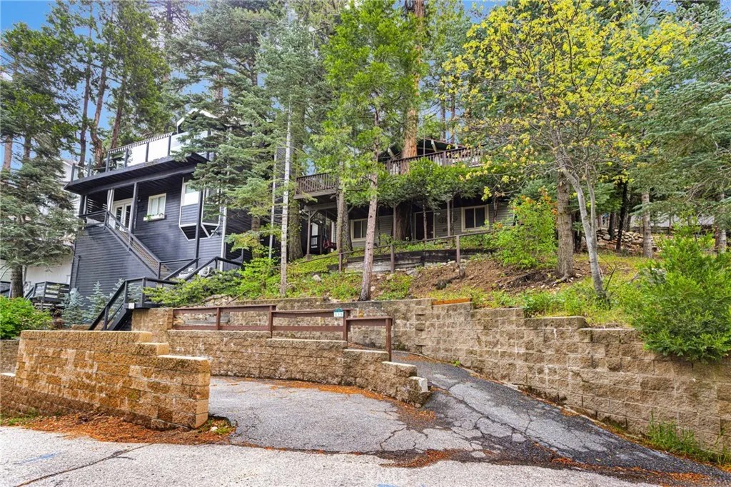 535 Sunderland Court