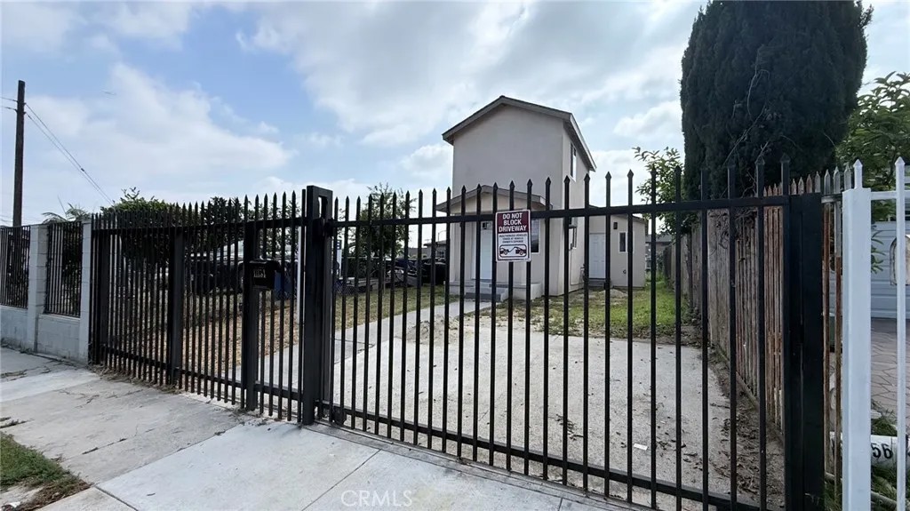 11154 Towne