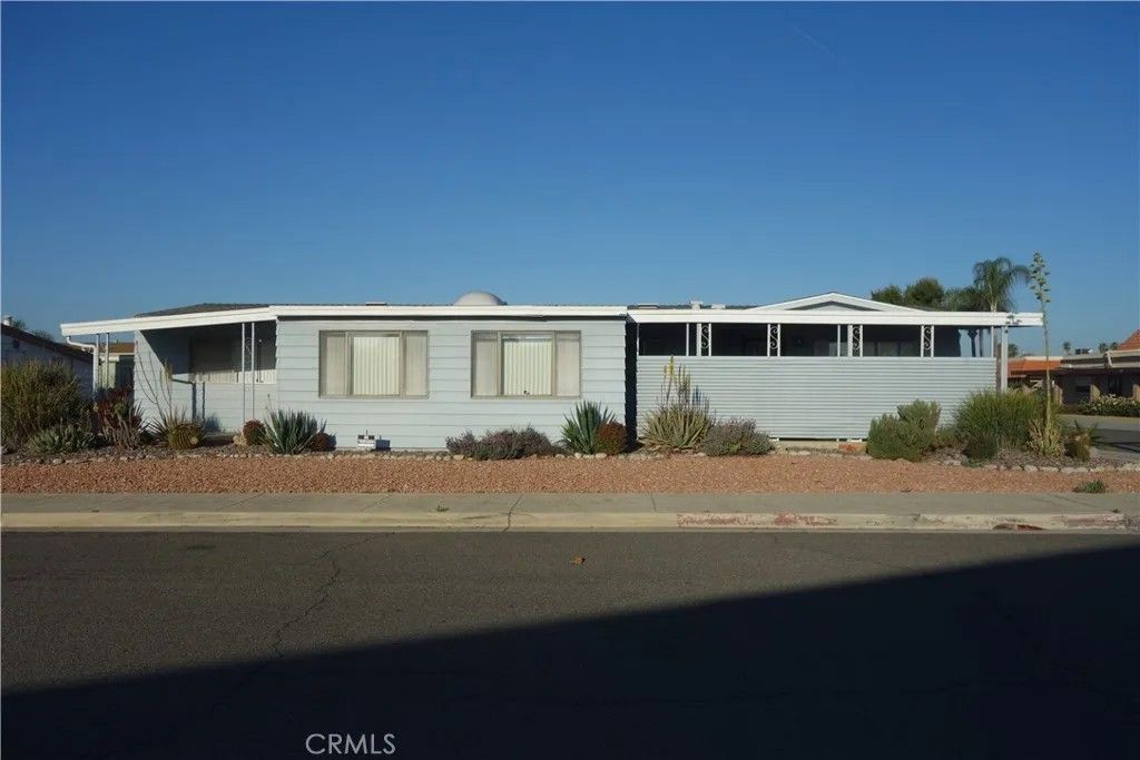 Photo of 951 San Marcos Dr, Hemet, CA 92543 (MLS # IV26053227)