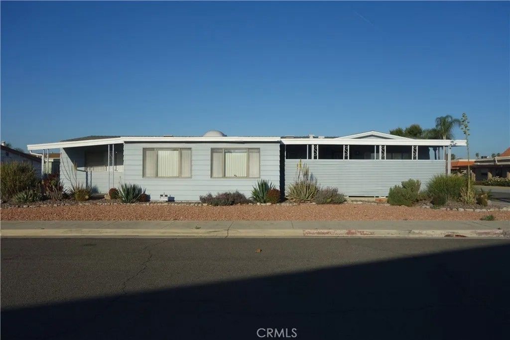 Photo of 951 San Marcos Dr, Hemet, CA 92543 (MLS # IV26053227)