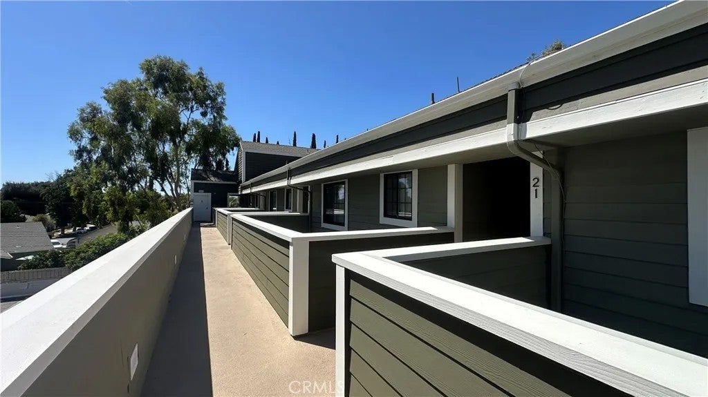 Photo of 6545 Reseda Boulevard #24, Reseda, CA 91335 (MLS # SR26187626)