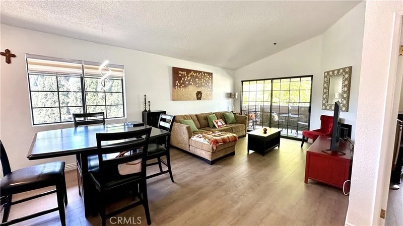 6545 Reseda Boulevard 24