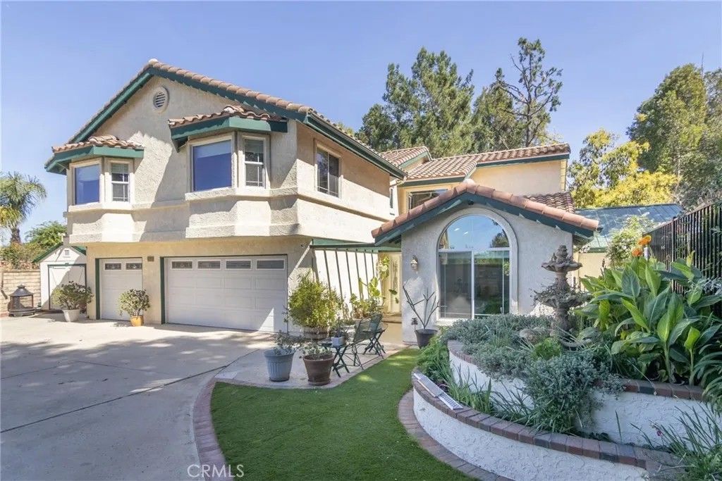 Photo of 13542 Ashbrook Lane, Moorpark, CA 93021 (MLS # SR26060829)