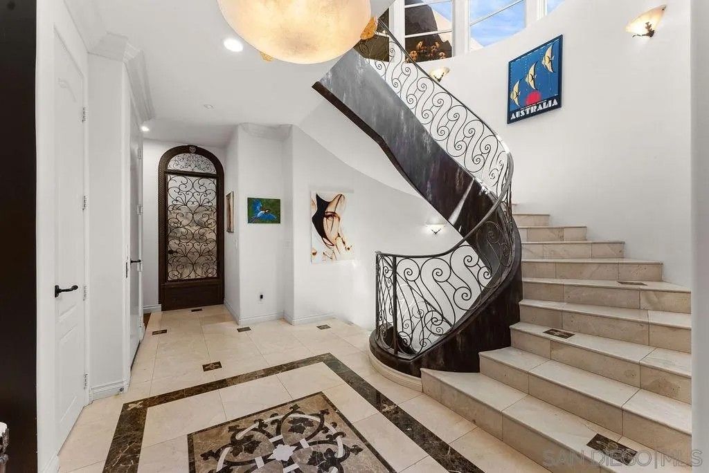 Photo of 7157 Fay Ave, La Jolla, CA 92037 (MLS # 260008058)