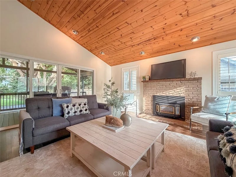 951 Madrone