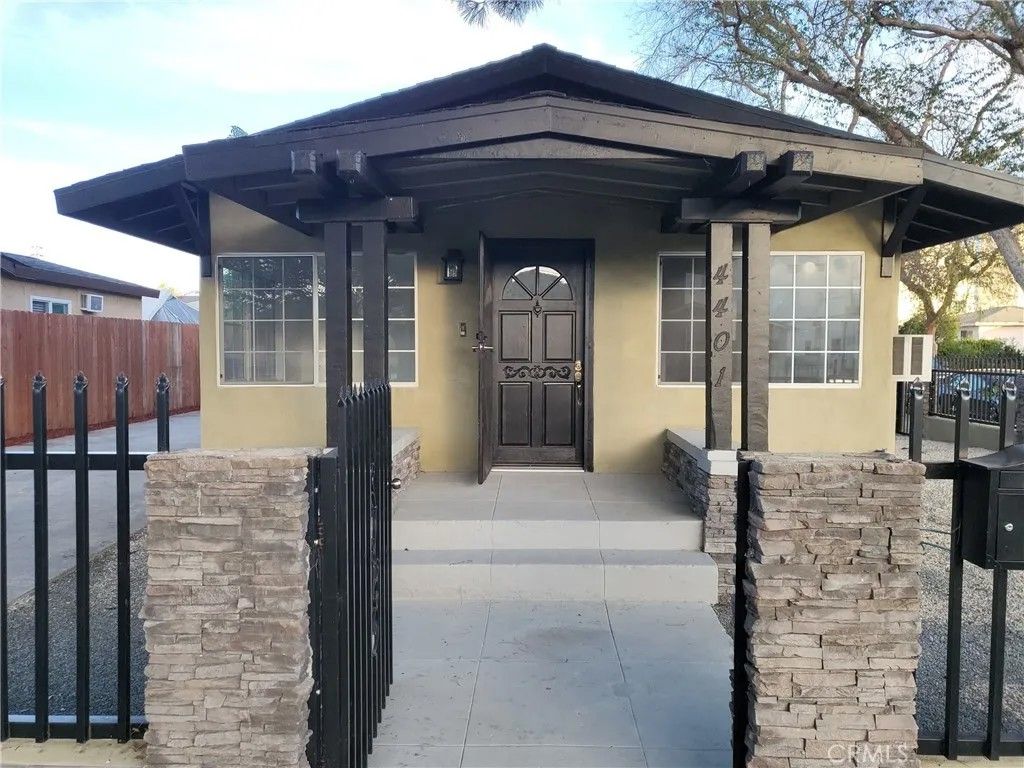 Photo of 4401 La Clede Avenue, Los Angeles, CA 90039 (MLS # OC26008031)