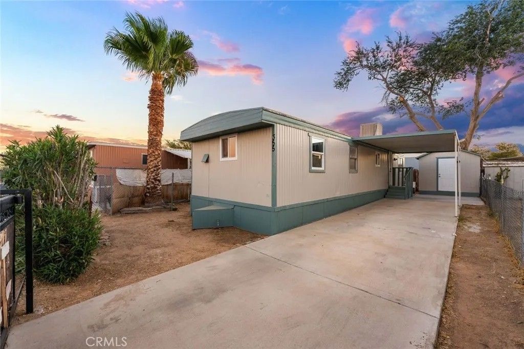 Photo of 3300 15th St, Rosamond, CA 93560 (MLS # SR25281845)