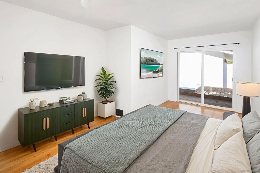 Photo of 1166 Agate St, San Diego, CA 92109 (MLS # 250046098)