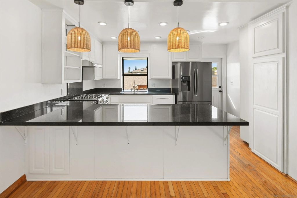 Photo of 1166 Agate St, San Diego, CA 92109 (MLS # 250046098)