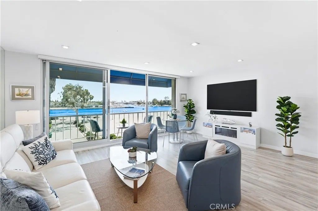 Photo of 383 Bay Shore Avenue #407, Long Beach, CA 90803 (MLS # DW26068751)