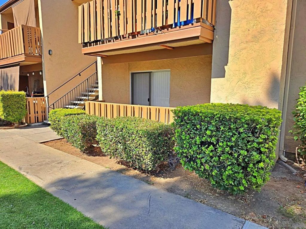 Photo of 1051 Rock Springs Rd #137, Escondido, CA 92026 (MLS # 250040777)
