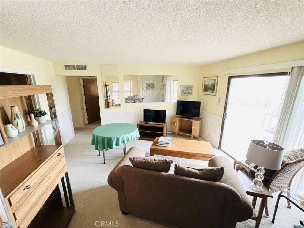 303 E 9th 304