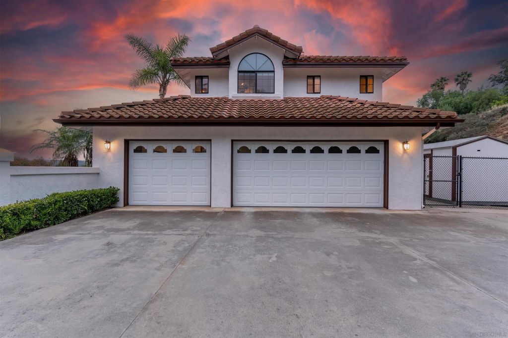 Photo of 4514 La Canada Rd, Fallbrook, CA 92028 (MLS # 250027698)