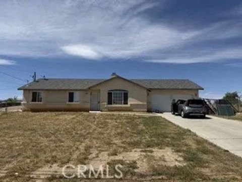 Photo of 11906 Bornite Ave, Hesperia, CA 92345 (MLS # CV26067896)
